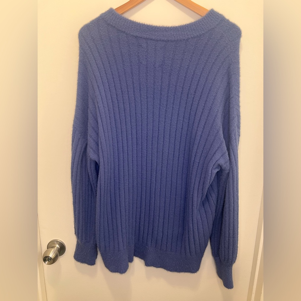 Blue oversized Women's pullover Sweater by Aerie. - Picture 6 of 9